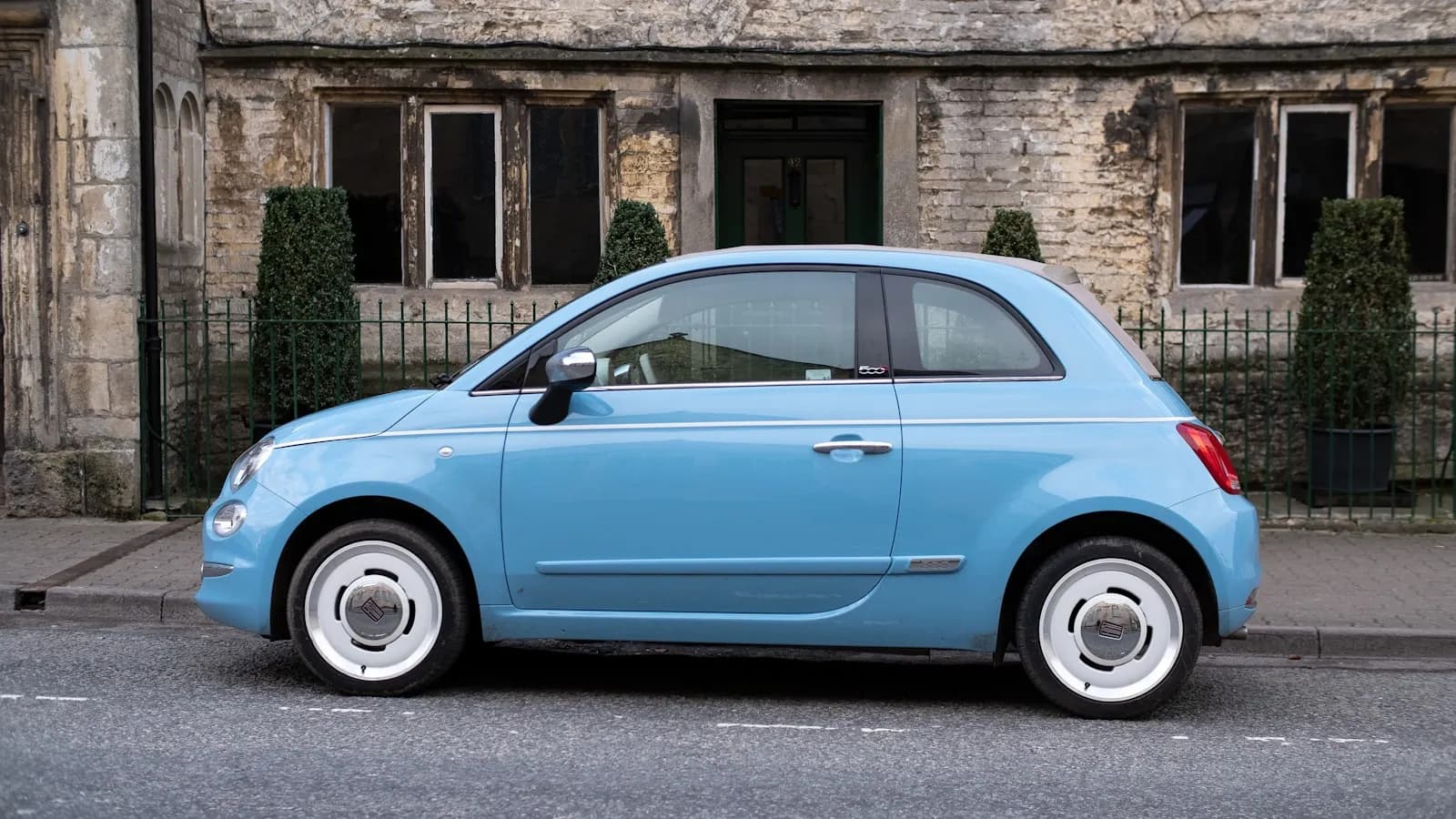 Carro urbano compacto, una opción típica de primer carro usado